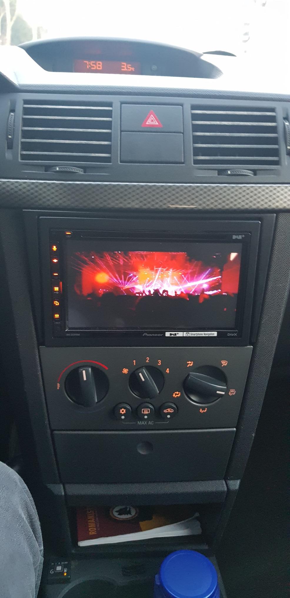 Pioneer AVH-Z5200DAB 2-DIN Autoradio 6,8 Zoll inkl. Antenne DAB+
