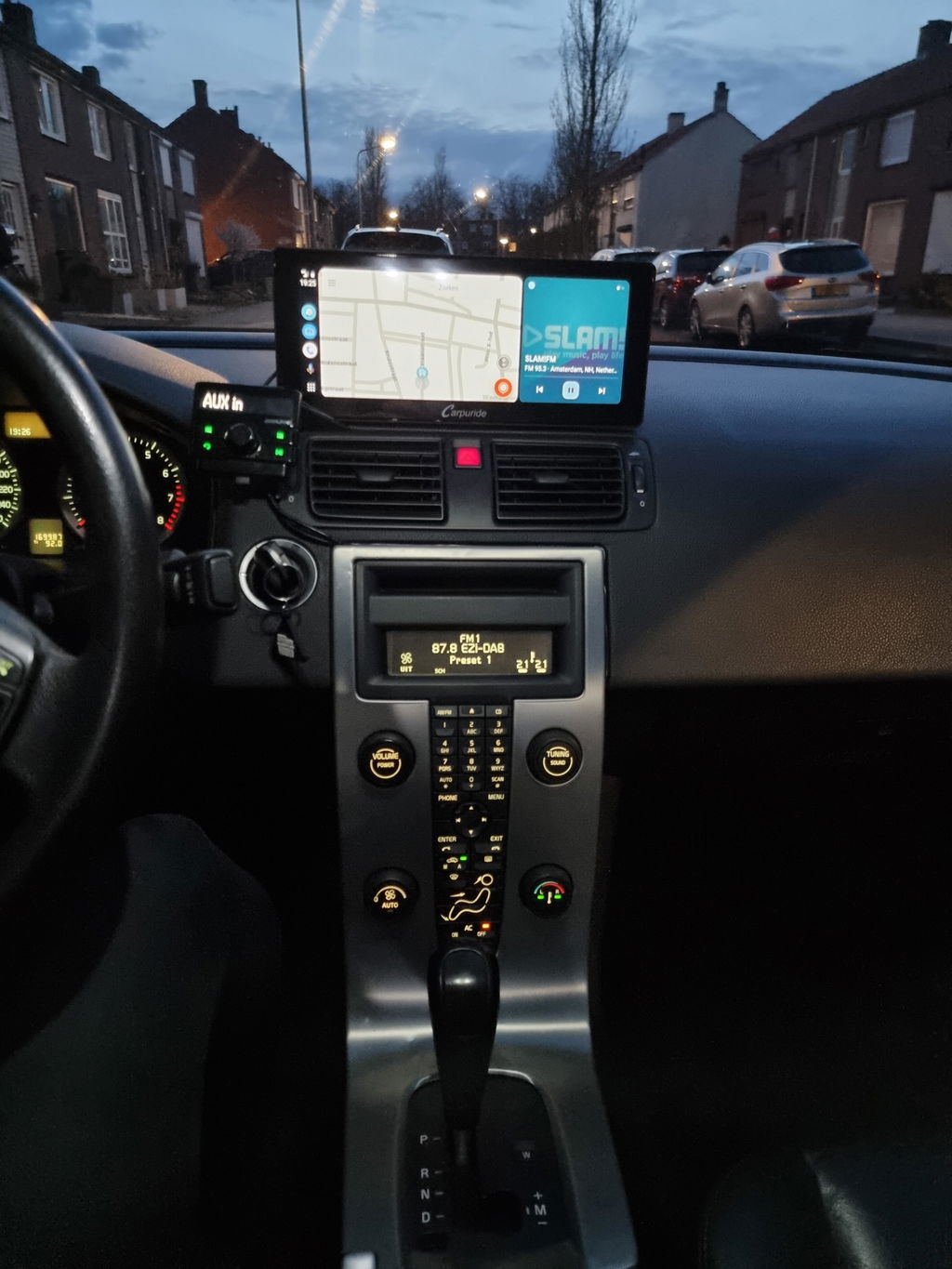 Carpuride W103 CarPlay Display 10,3 Zoll Auto