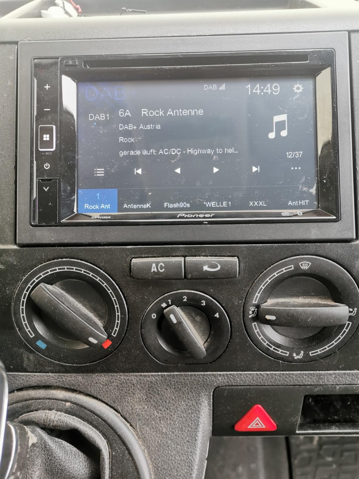 Pioneer AVH-A240DAB Autoradio 2-DIN DVD Touch DAB+ Bluetooth