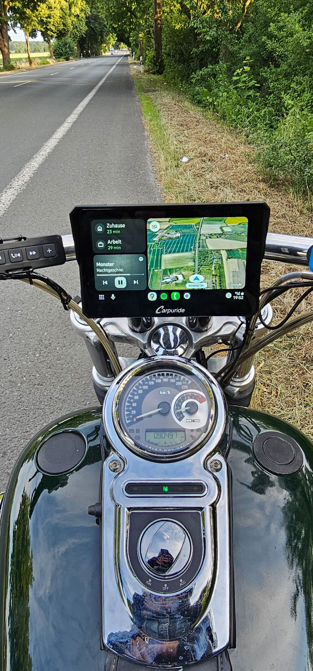 Carpuride W702H Harley CarPlay-Display 7 Zoll + Halterung