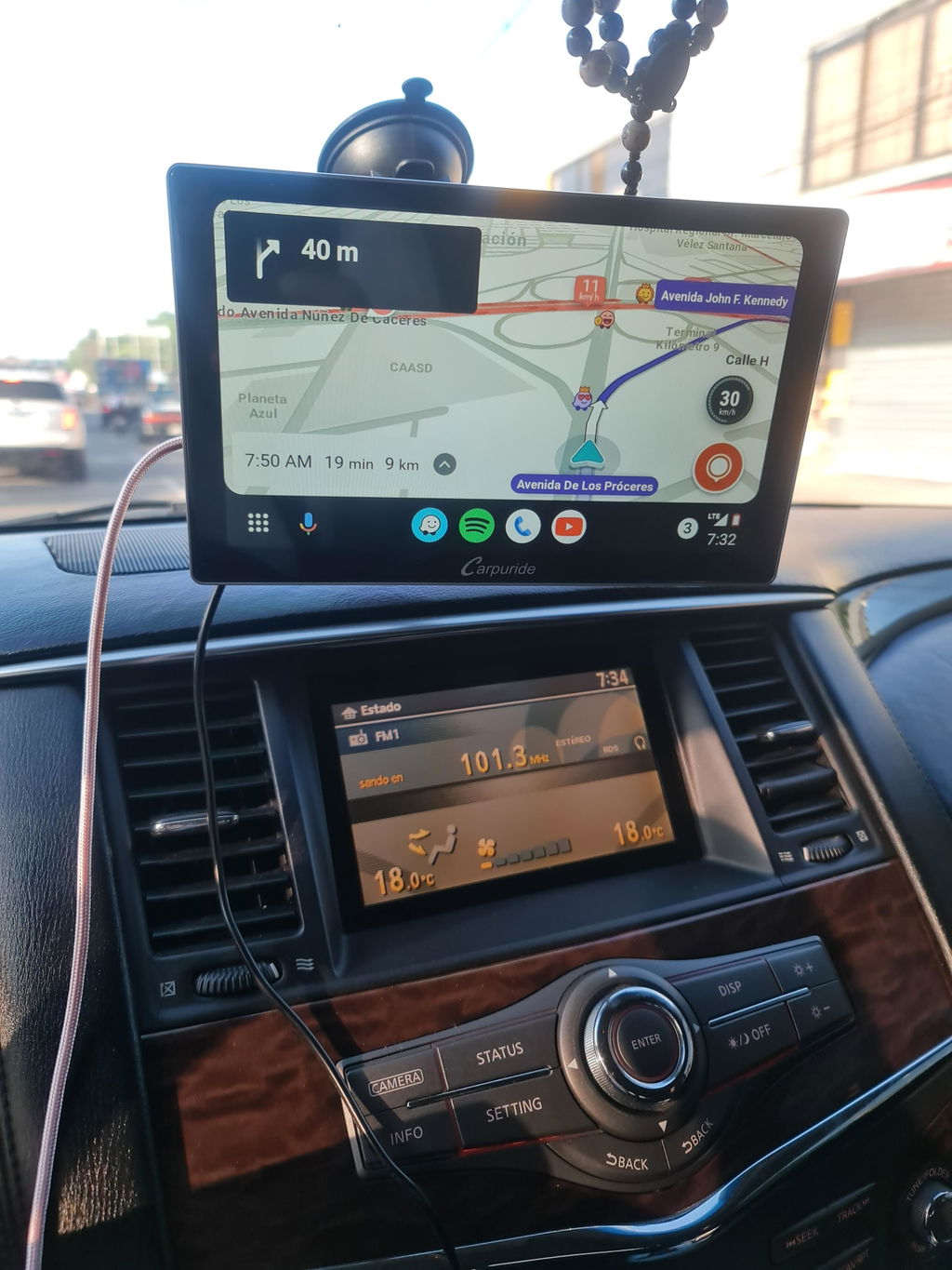 Carpuride CarPlay-Display 9 Zoll IPS silber mit Bluetooth FM