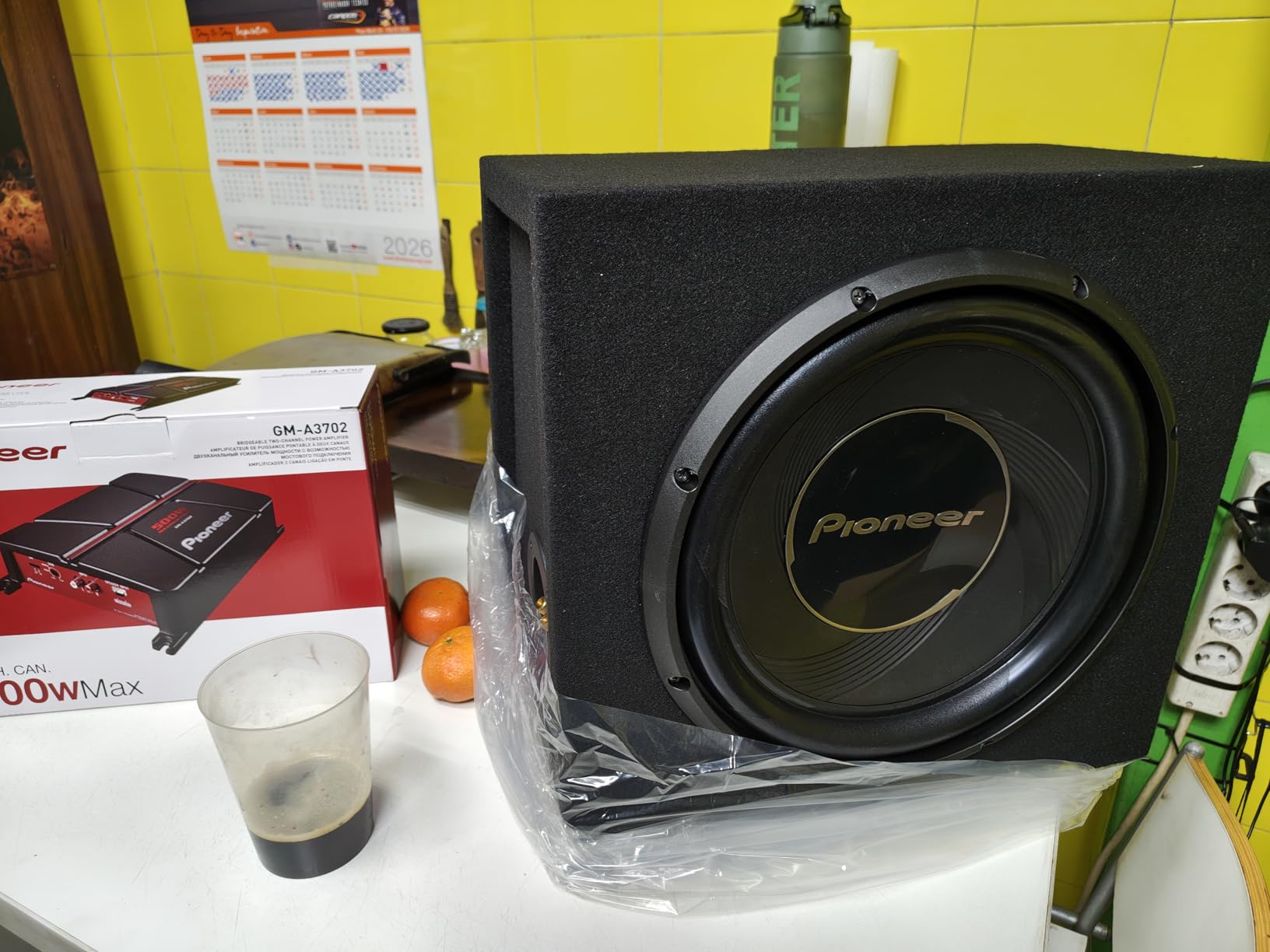 Pioneer GXT-3730B Gehäusesubwoofer 30cm 1400W mit Verstärker