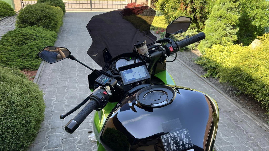 Carpuride W502 Motorrad CarPlay-Display 5 Zoll IP67 Bluetooth