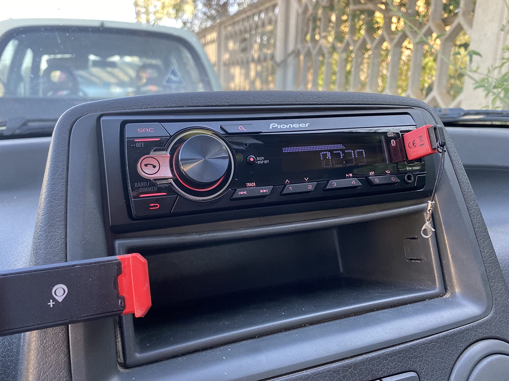 Pioneer MVH-330DAB 1-DIN Autoradio DAB+ Bluetooth