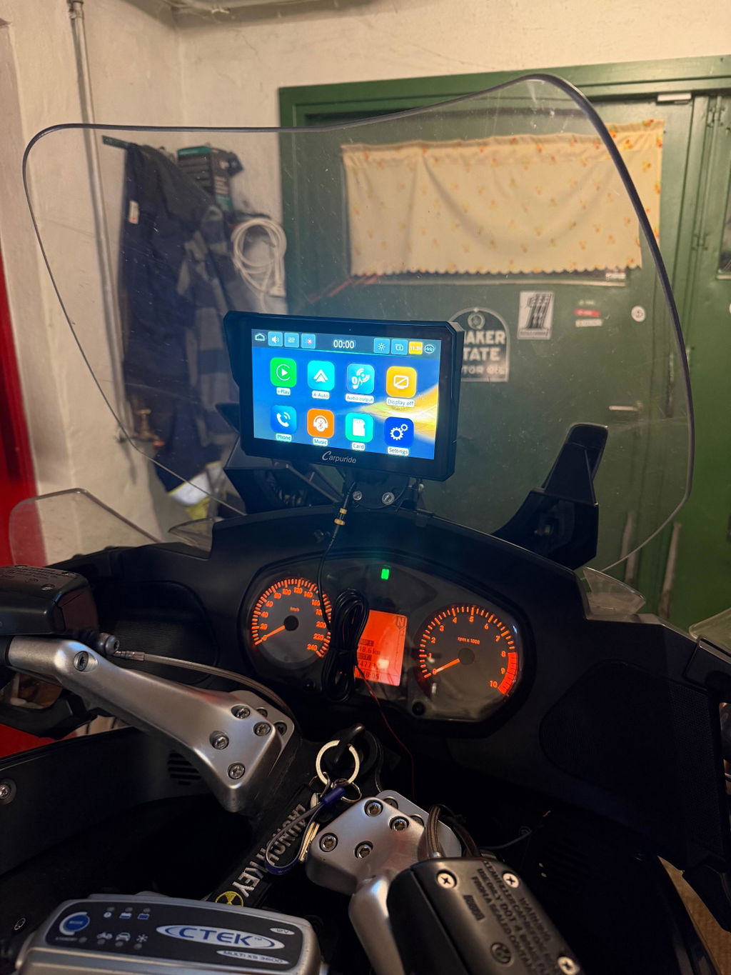 Carpuride W702 Motorrad Display CarPlay IP67 Dual Bluetooth