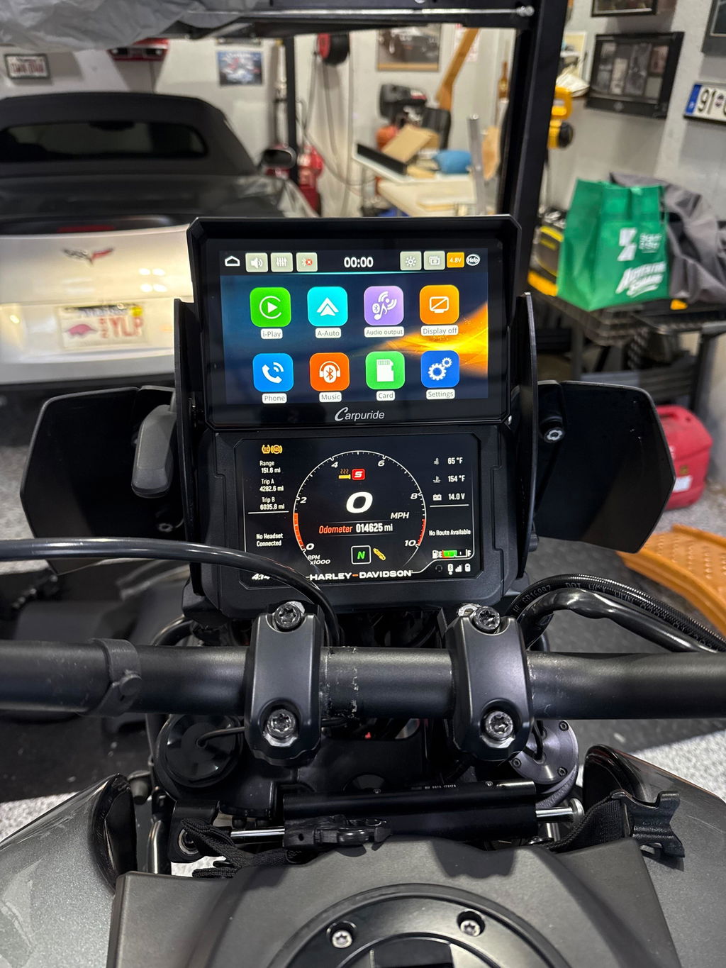 Carpuride W702H Harley CarPlay-Display 7 Zoll + Halterung