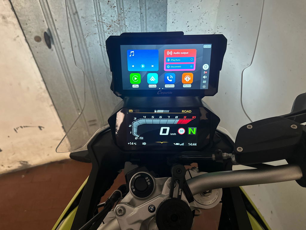 Carpuride W602BS Motorcycle Smart Stereo 6" BMW CarPlay