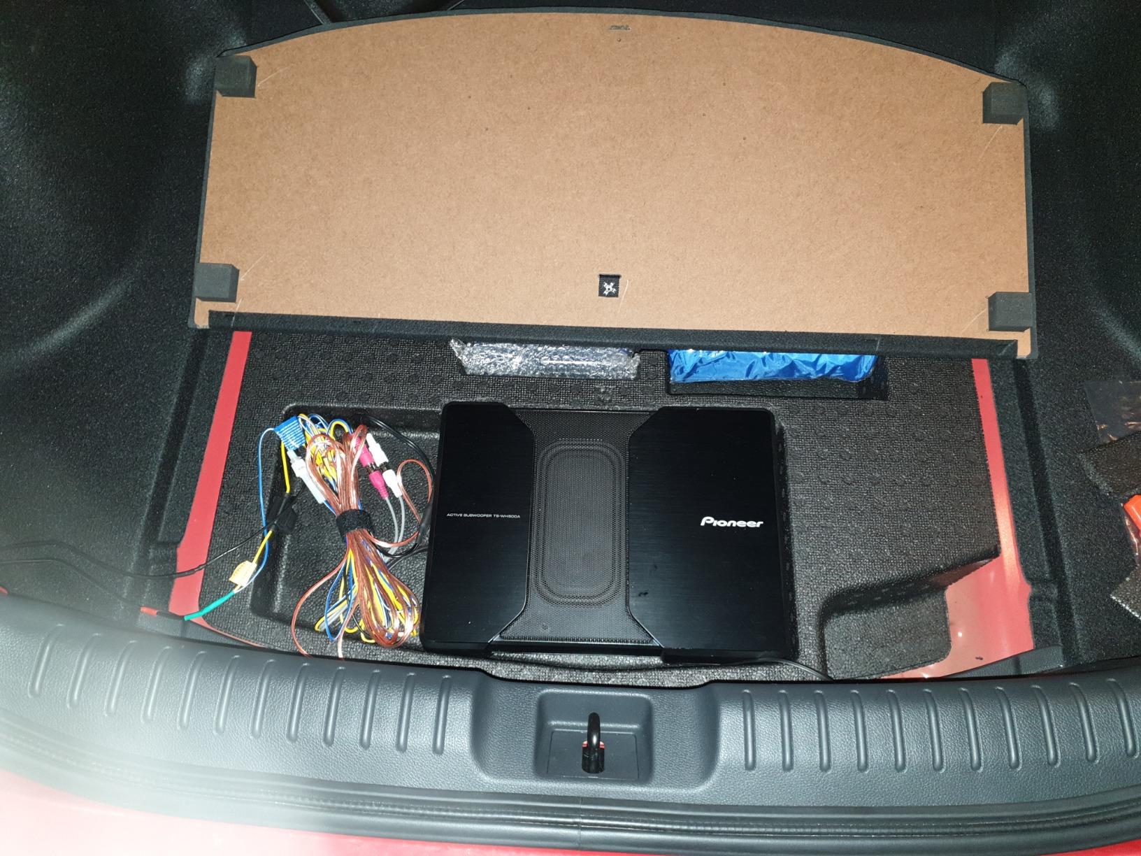 Pioneer TS-WH500A Aktivsubwoofer 150W unterm Sitz