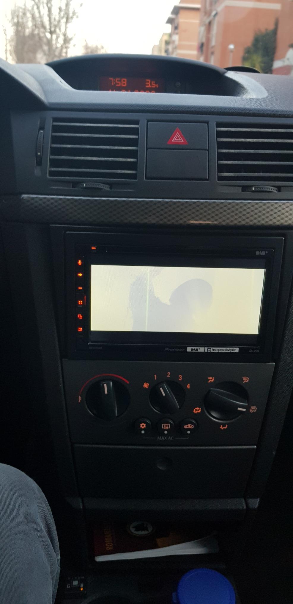 Pioneer AVH-Z5200DAB 2-DIN Autoradio 6,8 Zoll inkl. Antenne DAB+