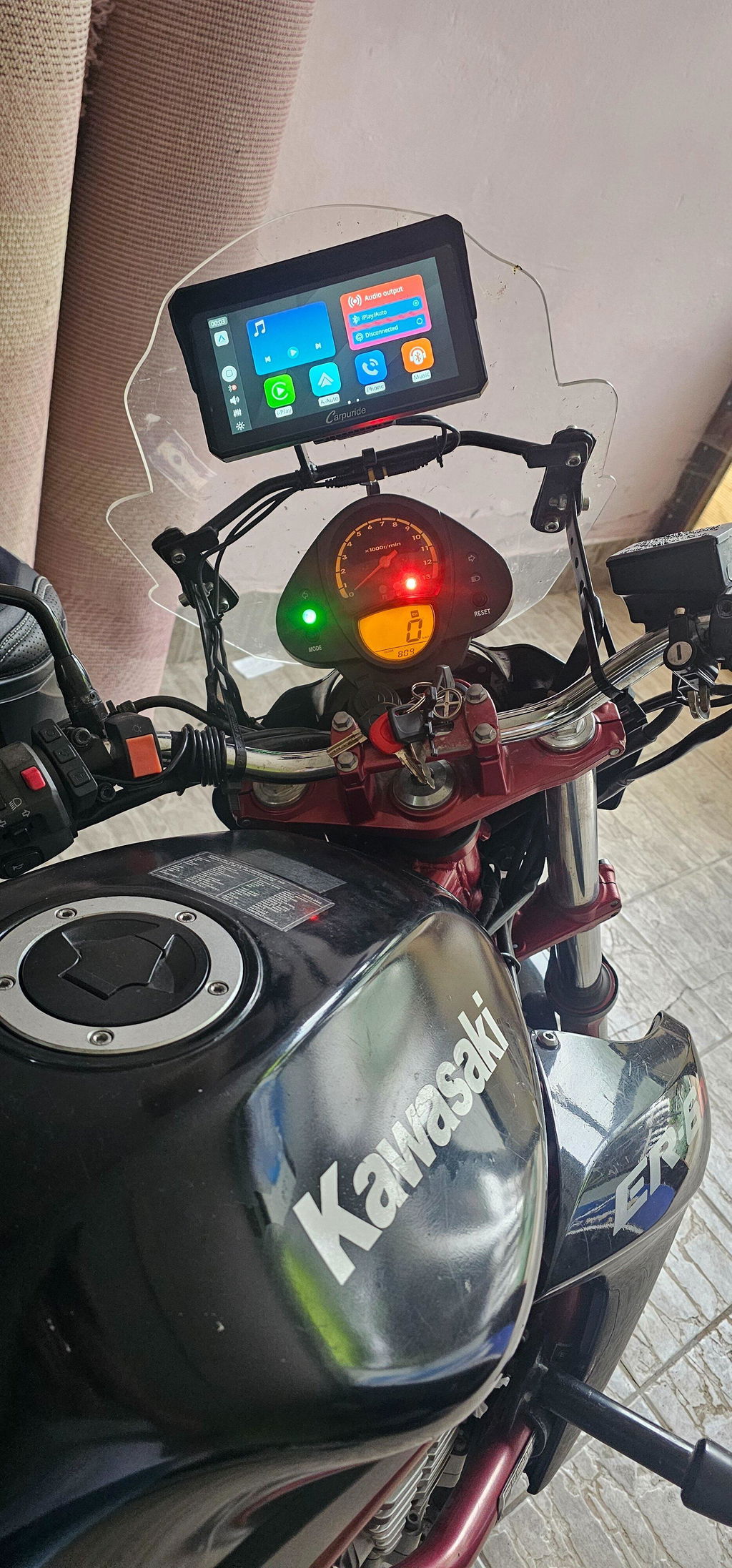 Carpuride W702 Motorrad Display CarPlay IP67 Dual Bluetooth