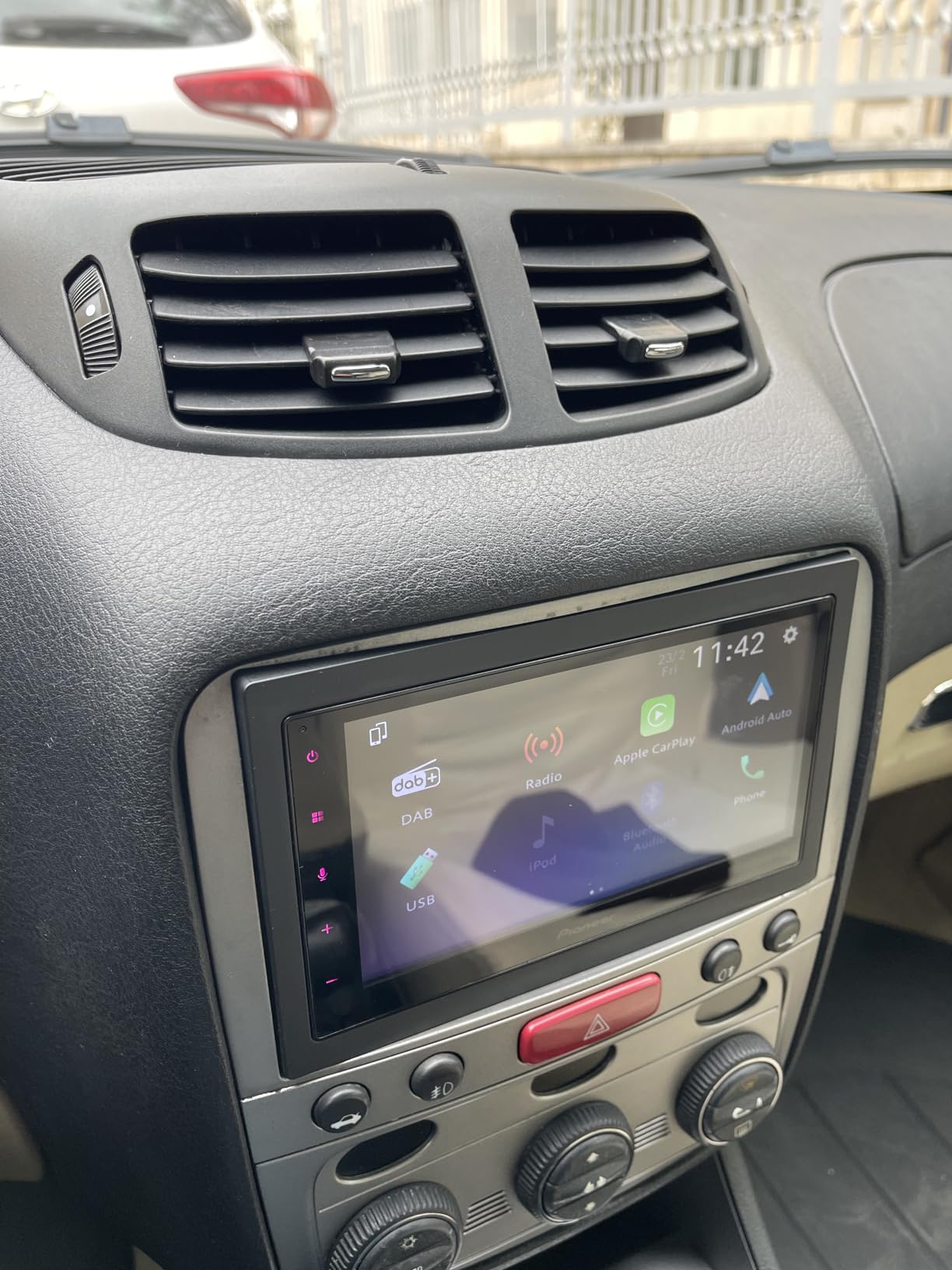 Pioneer SPH-DA360DAB 2-DIN Autoradio 6,8 Zoll CarPlay DAB+